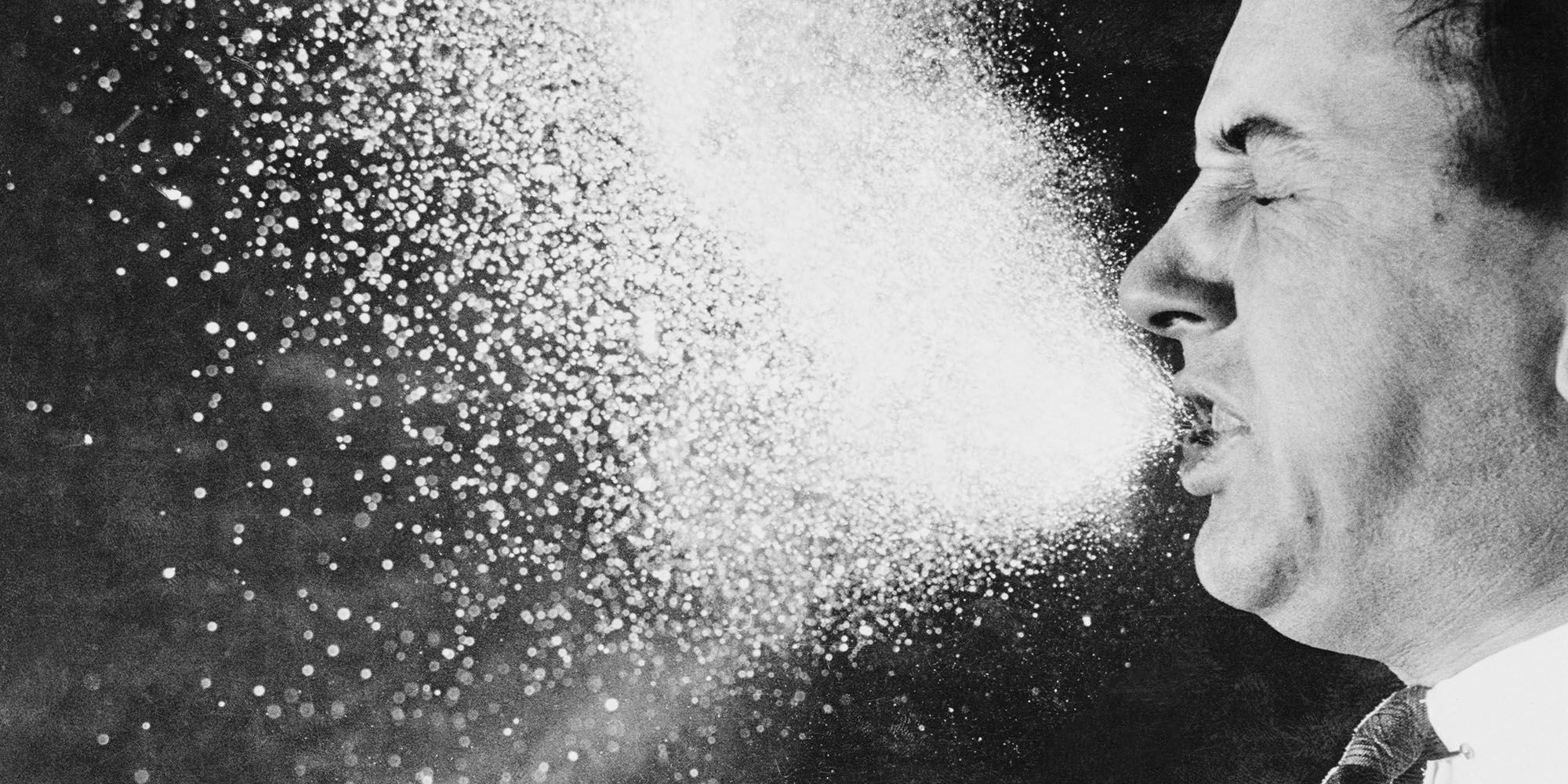 Τι κακό μπορεί να σου συμβεί αν κρατάς το φτέρνισμά σου