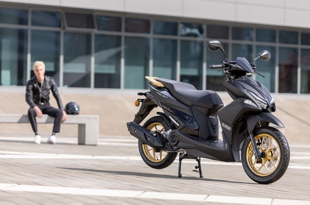 Μια ματιά στο νέο scooter Xpeed 125 RX της UM Motorcycles