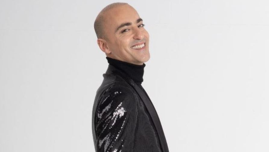 Ο Θανάσης Αλευράς είναι 40 και βγαίνει