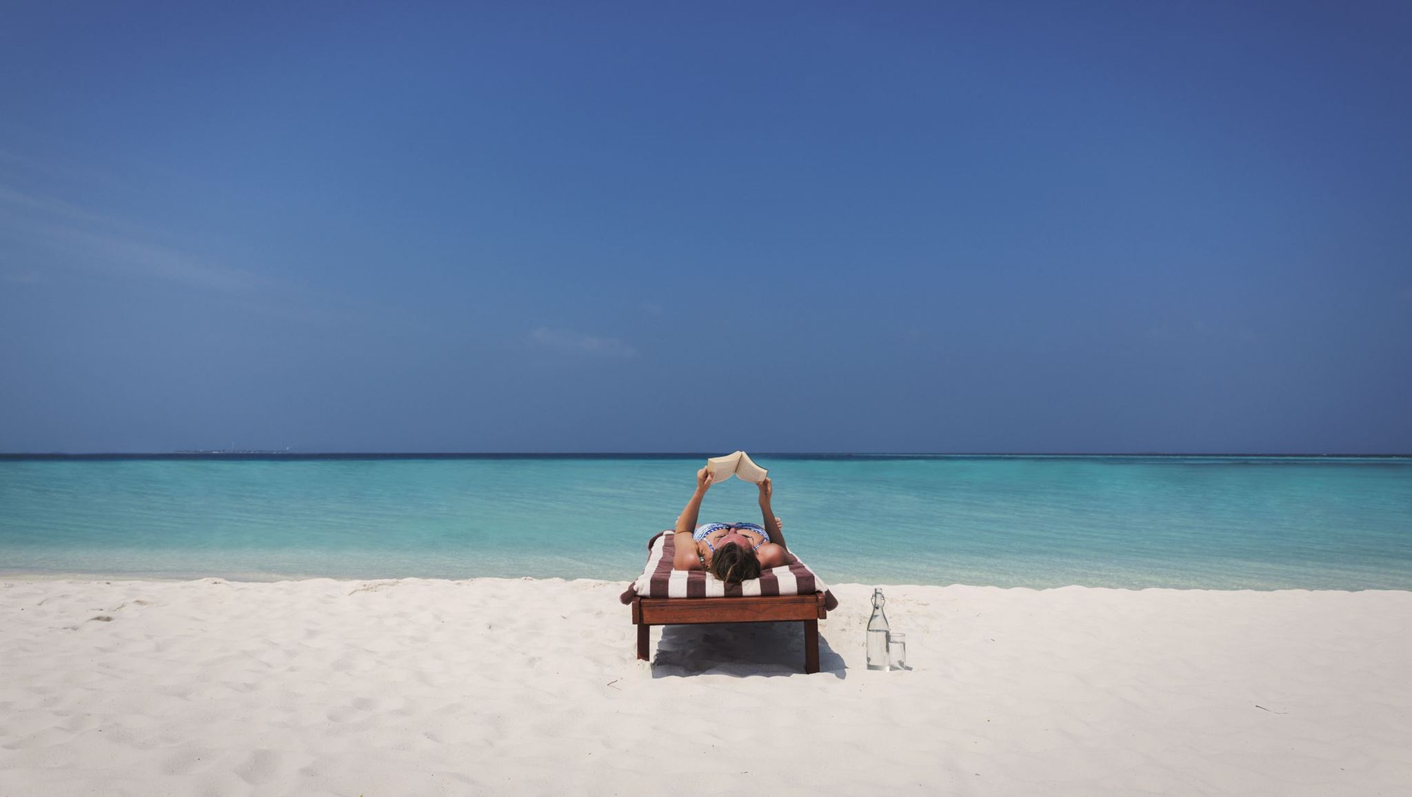 Η καλύτερη δουλειά του κόσμου: Πολυτελές resort στις Μαλδίβες ψάχνει βιβλιοπώλη