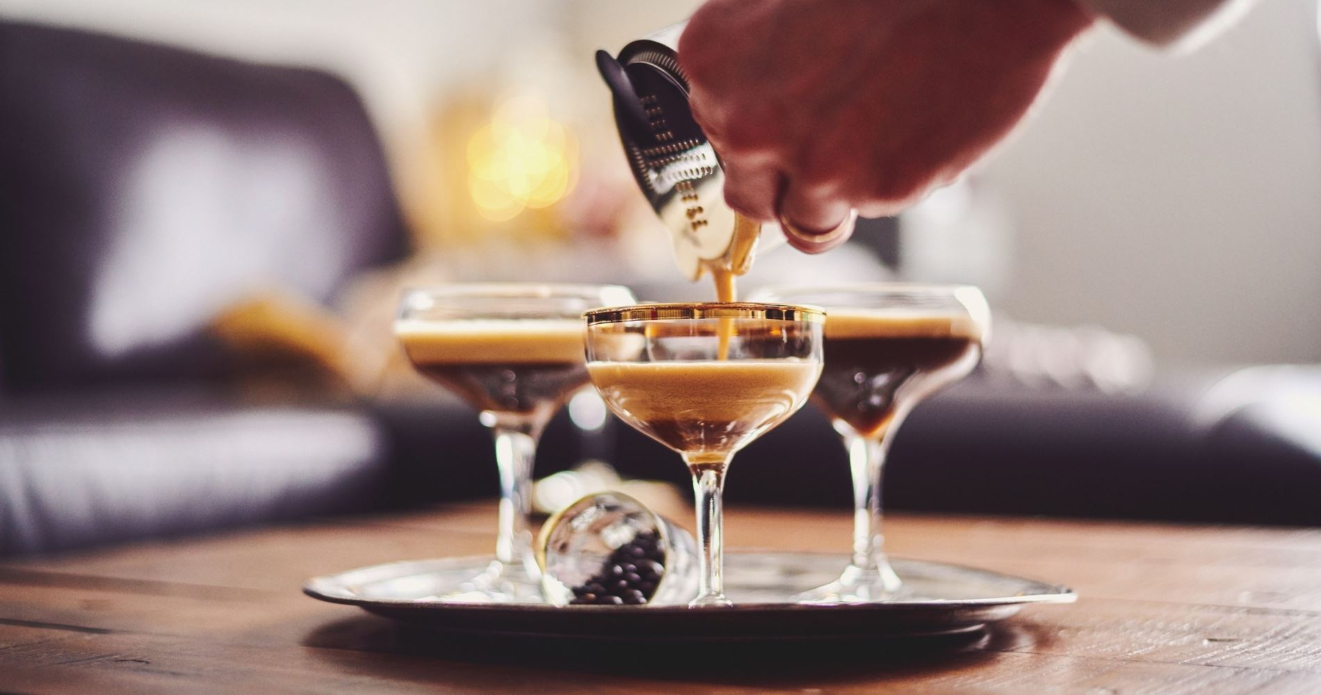 Τελικά, πόσο επικίνδυνος είναι ο συνδυασμός αλκοόλ και καφεΐνης;