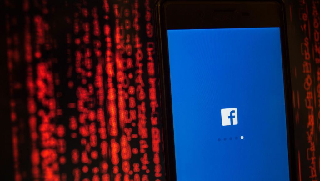 Να πώς θα τσεκάρεις αν υπέκλεψαν τον λογαριασμό σου στο Facebook