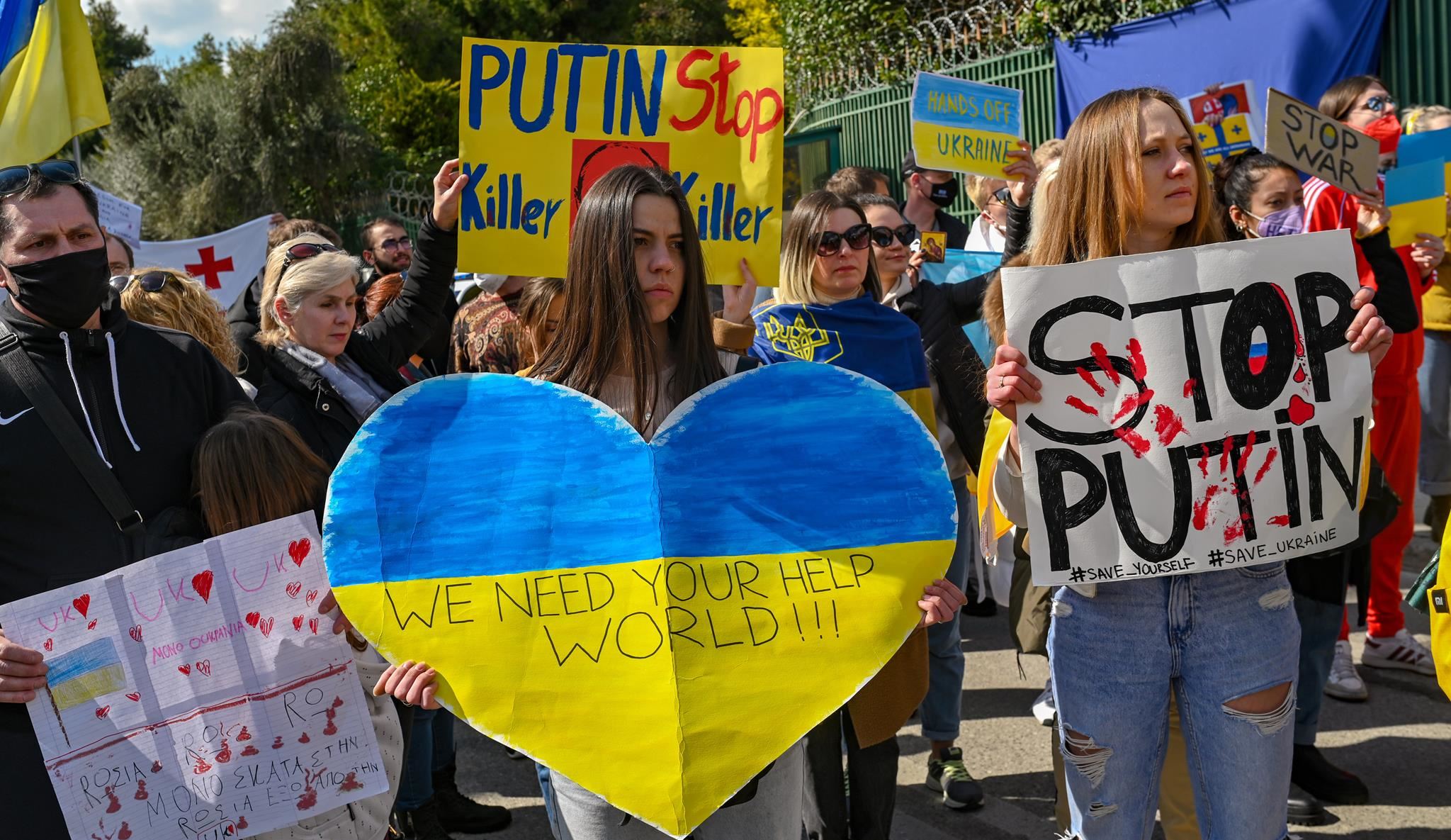 "Λυπηρή" ή "αναγκαία"; Οι Ρώσοι είναι διχασμένοι για την επίθεση στην Ουκρανία