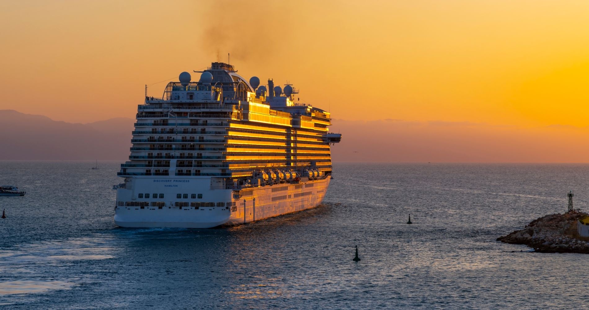 Τι θα συμβεί αν το μεγαλύτερο κρουαζιερόπλοιο στον κόσμο πέσει σε παγόβουνο;