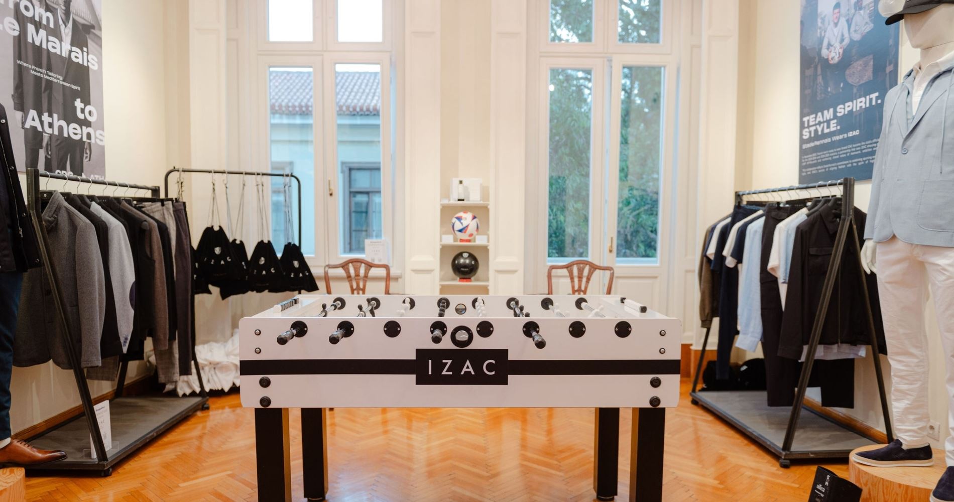 Η γαλλική φινέτσα της IZAC "έντυσε" το Esquire TownHouse