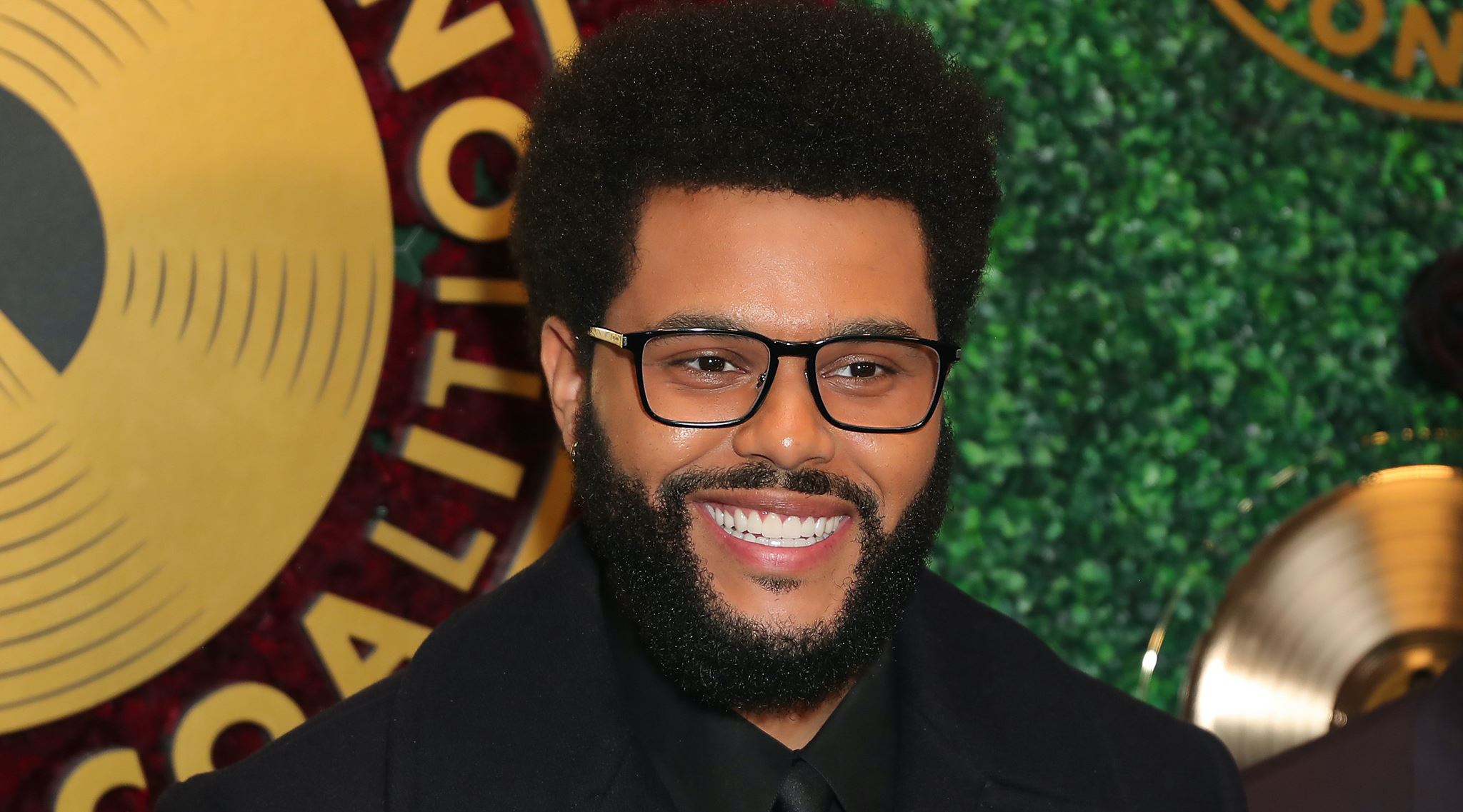 Ο Weeknd σκέφτεται να αλλάξει όνομα. Αλλά γιατί;