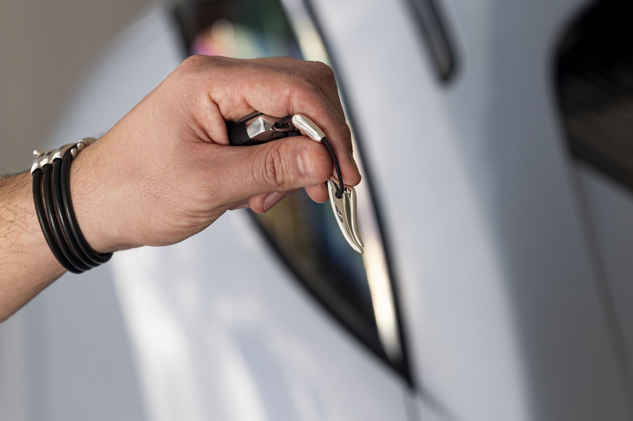 Ο Οίκος Minas παρουσιάζει το Limited Edition Pendant εμπνευσμένο από το Byd Seal