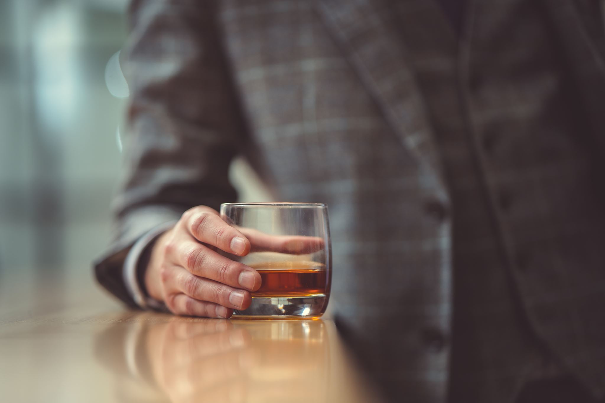 Το ουίσκι κόβει τον βήχα, το λέει και η επιστήμη