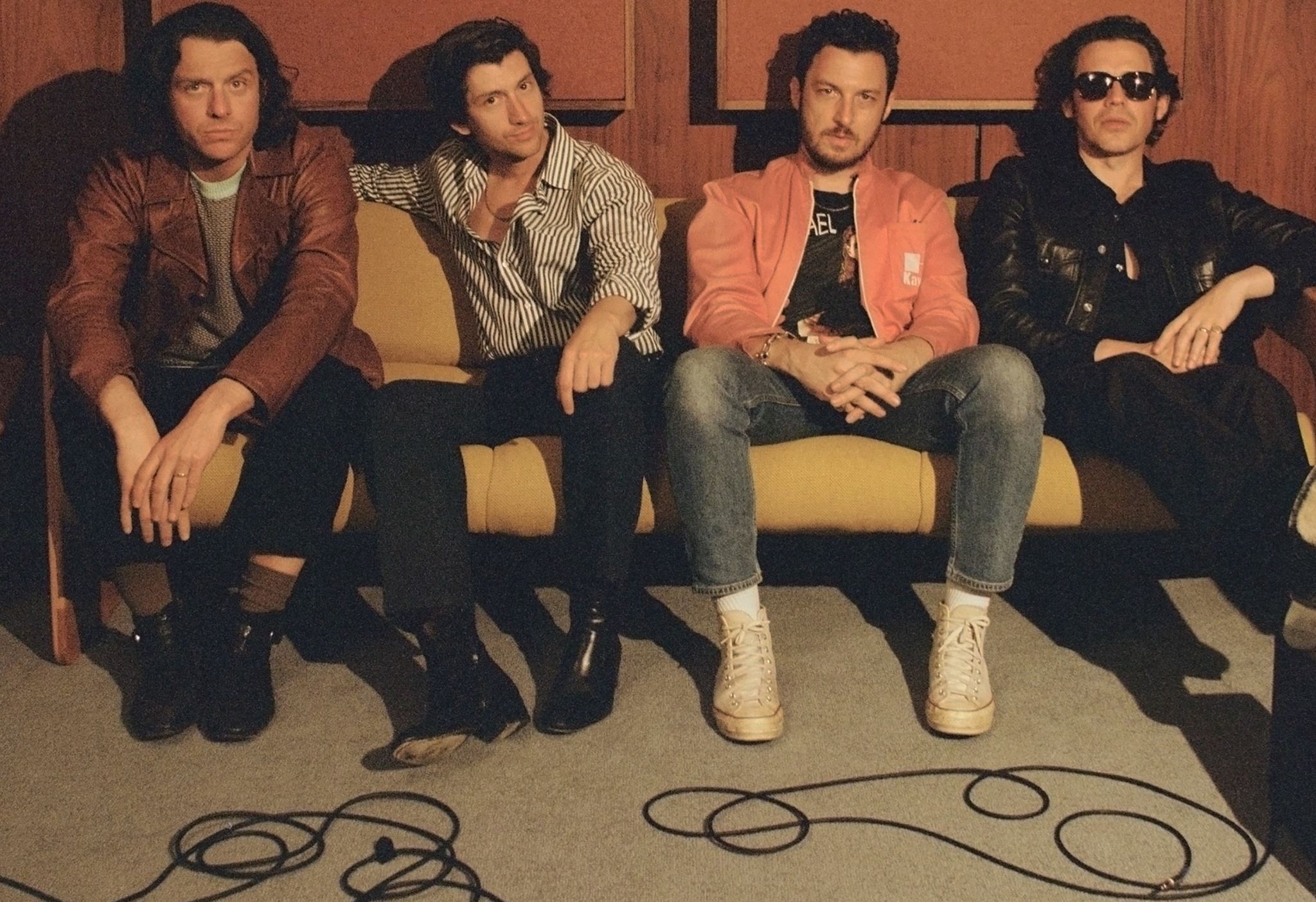 O Alex Turner σκηνοθέτησε το νέο βίντεο κλιπ των Arctic Monkeys