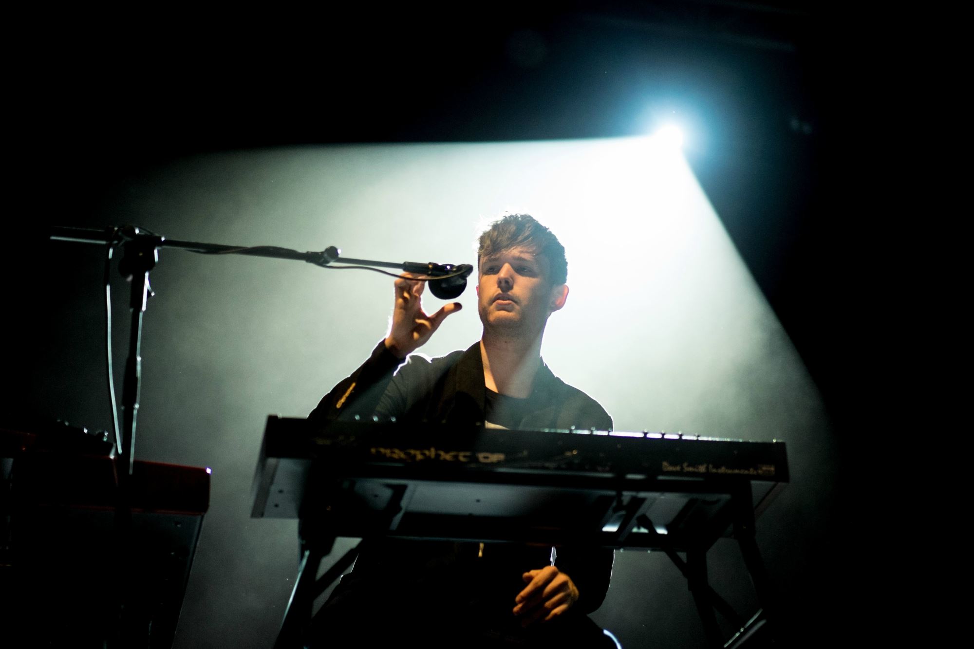 Ο νέος δίσκος του James Blake είναι πιο αισιόδοξος από ό,τι περιμέναμε