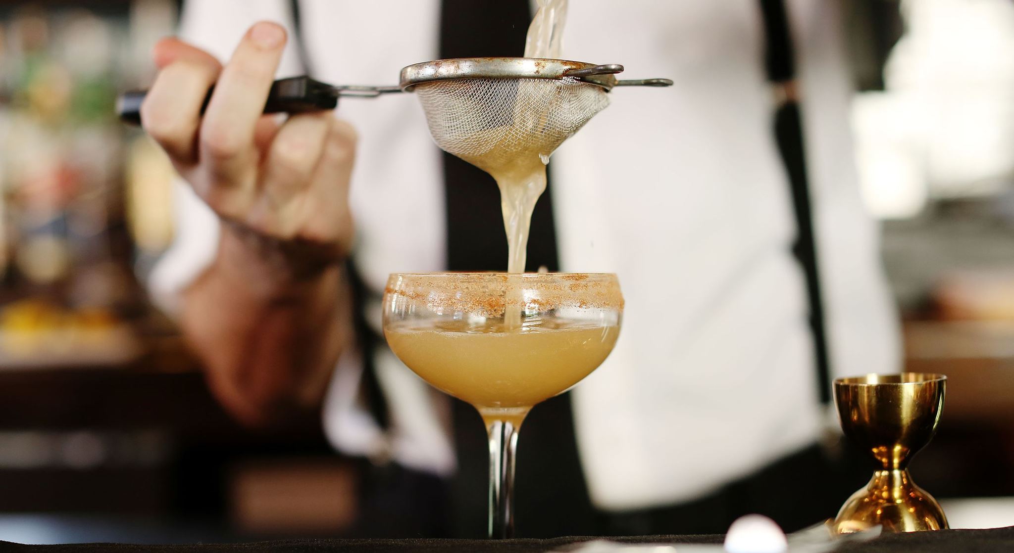 Έτσι θα τους καταπλήξεις όλους φτιάχνοντας cocktails στο σπίτι