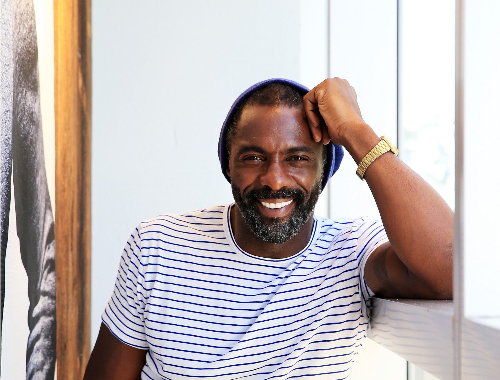 O Idris Elba μπορεί να μην έγινε ακόμα 007, άνοιξε όμως το δικό του cocktail bar