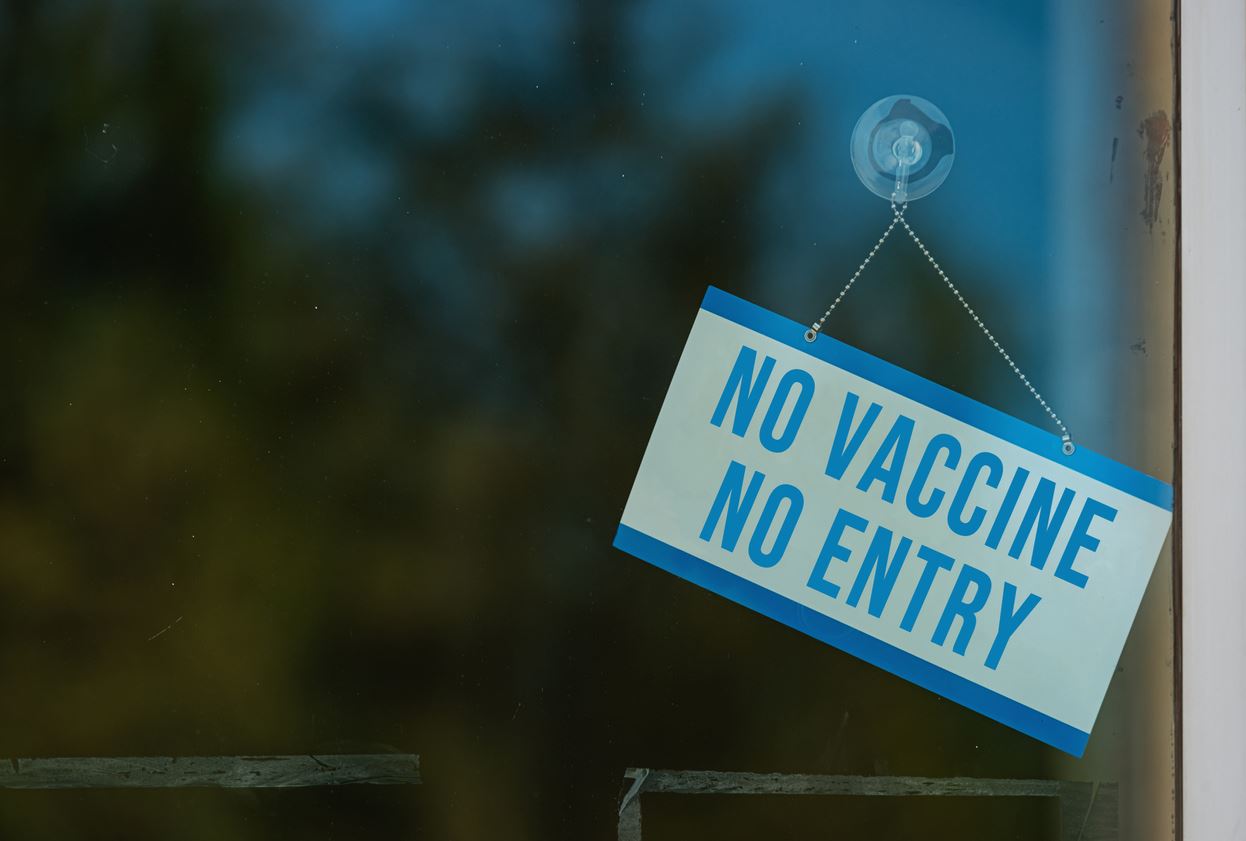 Οι νέες απαγορευμένες ζώνες για τους ανεμβολίαστους