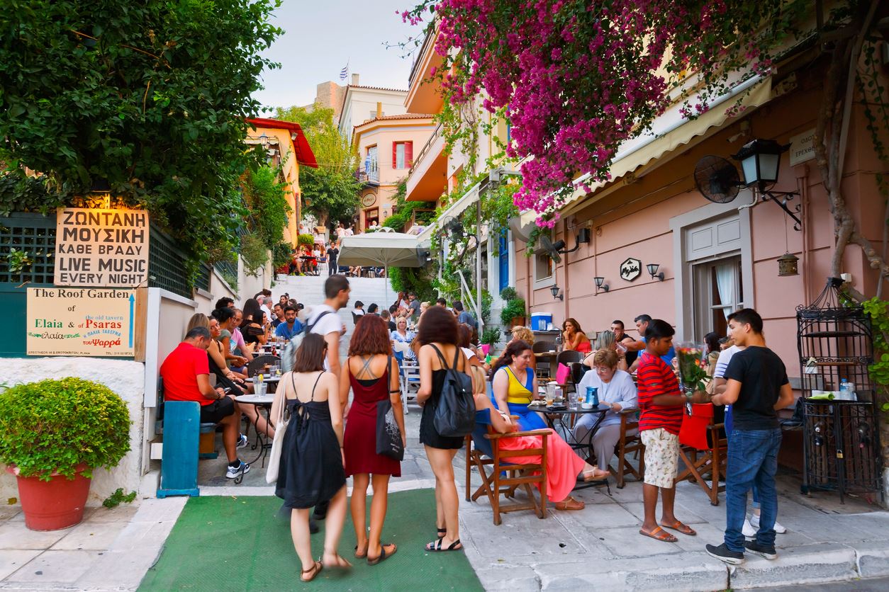 Έκτακτα μέτρα σε μπαρ και νυχτερινά κέντρα για περιορισμό των κρουσμάτων