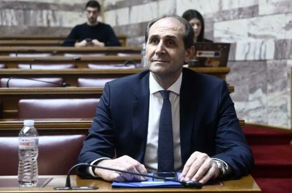 Έφυγε από τη ζωή ο πολιτικός Απόστολος Βεσυρόπουλος