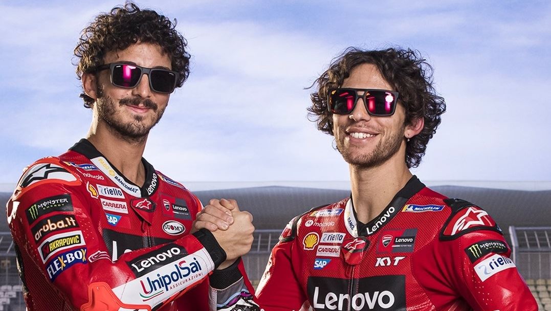 Οι Pecco Bagnaia και Enea Bastianini παγκόσμιοι πρεσβευτές της Carrera για το 2023