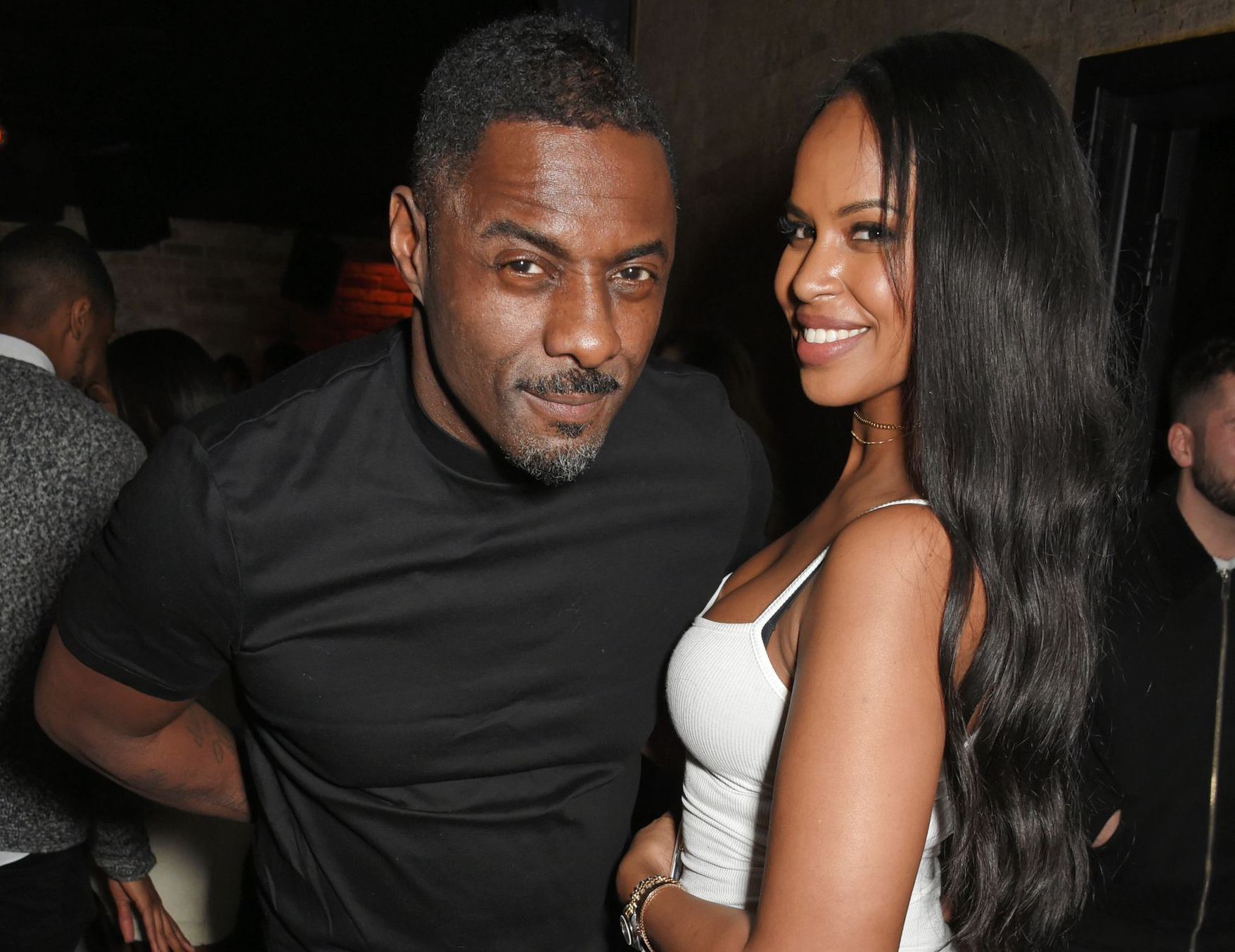 Πώς να κάνεις πρόταση γάμου σαν τον Idris Elba