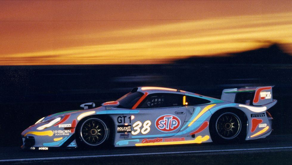 9 φωτογραφίες που αποδεικνύουν τη διαχρονική γοητεία της Porsche