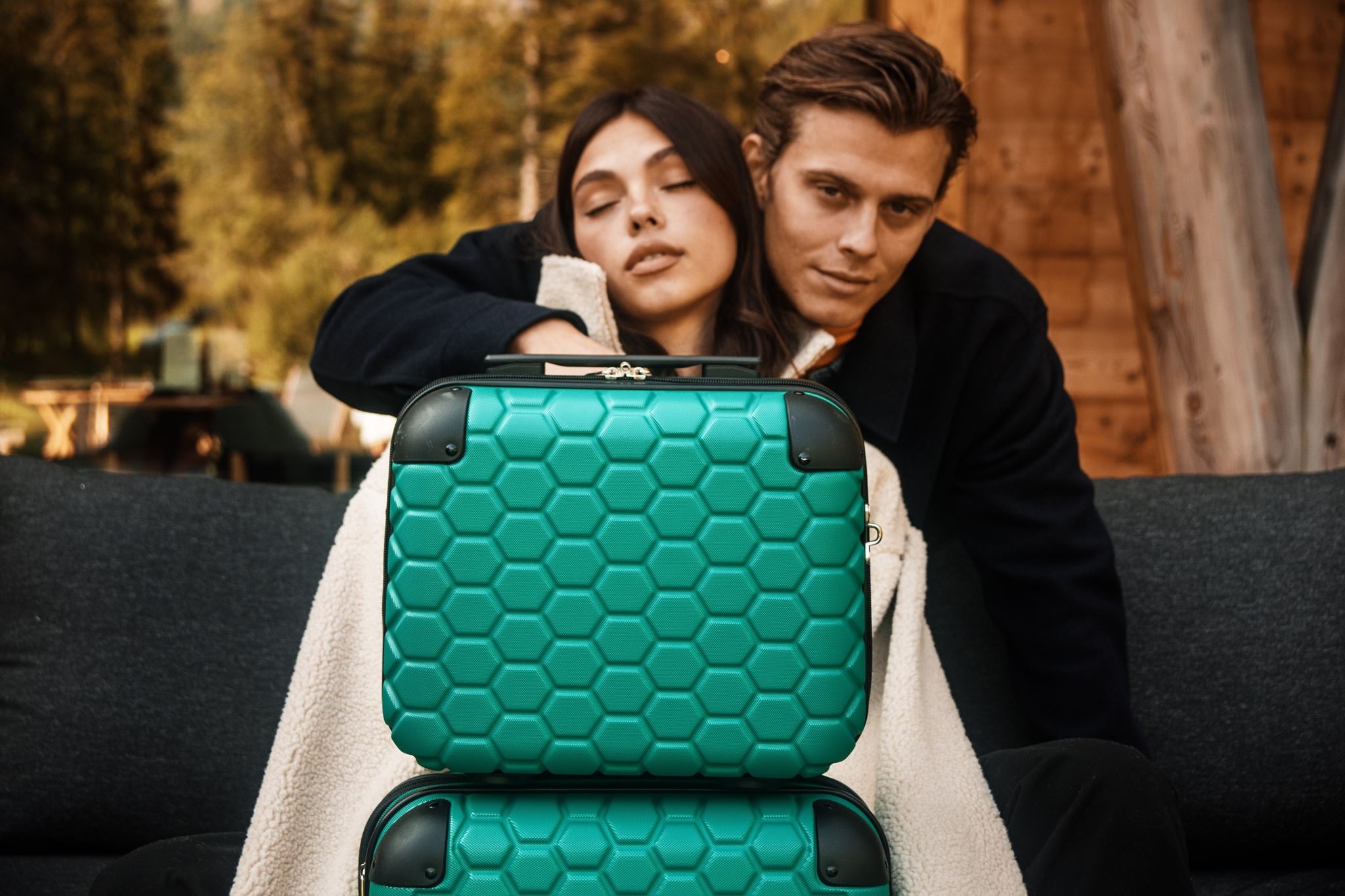 Η Carpisa αποκαλύπτει τις νέες εντυπωσιακές αποχρώσεις της best seller βαλίτσας GoTech+