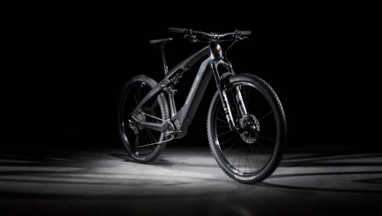 Κομψά ηλεκτρικά ποδήλατα με την υπογραφή της Porsche