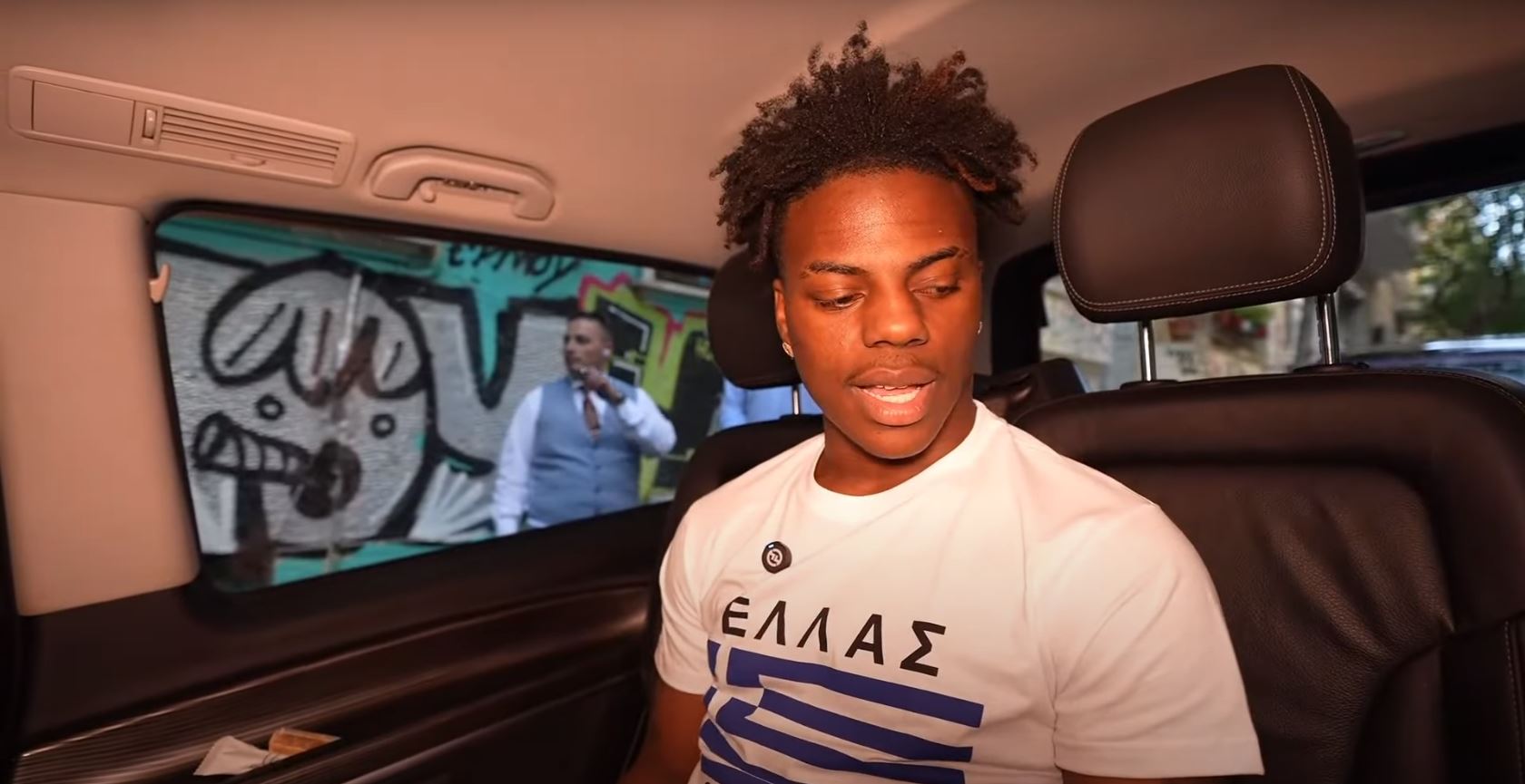 Ο διάσημος Youtuber IshowSpeed πέρασε έξω από το Μαξίμου και έσπειρε τον πανικό