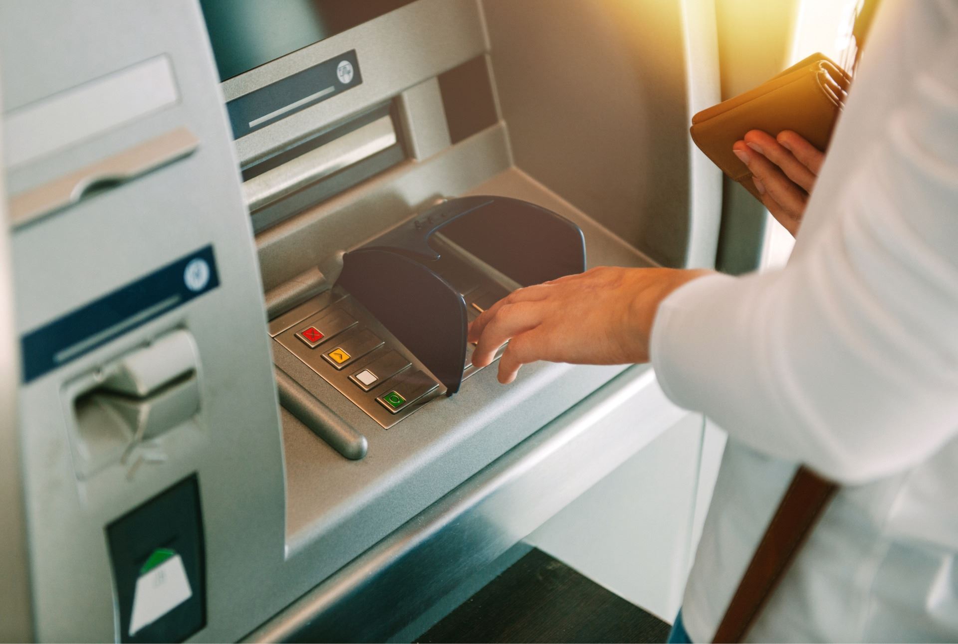 Όλες οι αλλαγές στις χρεώσεις των ATM-ποιες καταργούνται