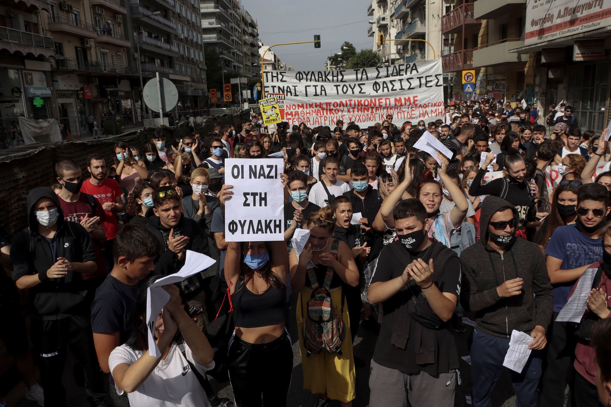 Η γυναίκα που τόλμησε να καταγγείλει τη Χρυσή Αυγή