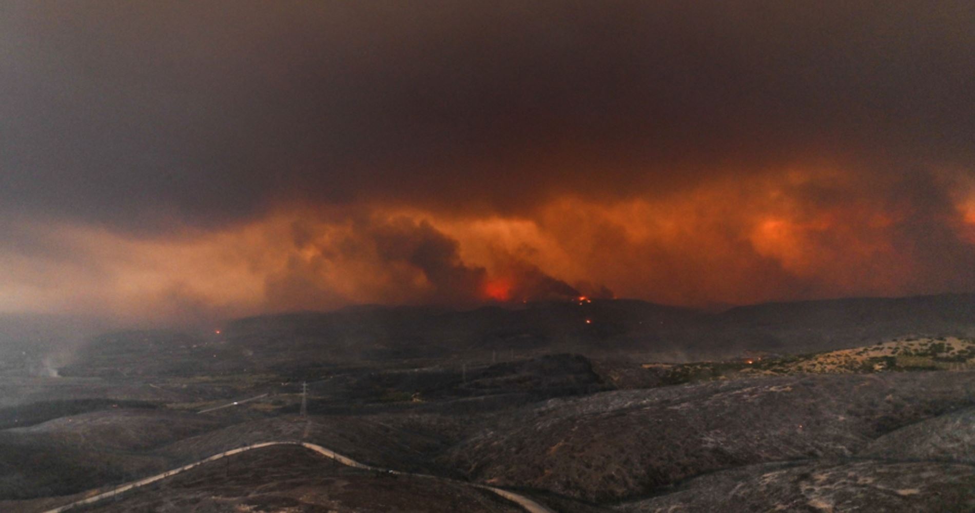 Τι πήγε στραβά και ξέφυγαν οι φωτιές σε Έβρο και Πάρνηθα;