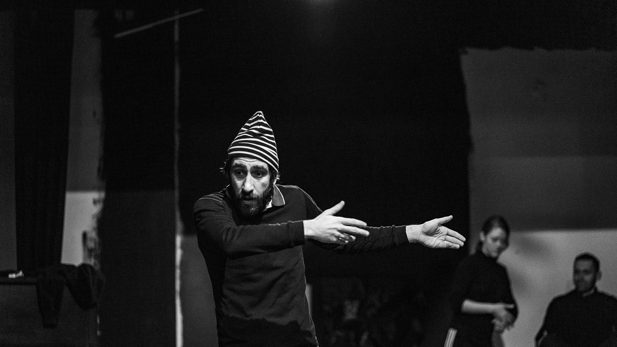 Ο Χάρης Φραγκούλης όταν ήταν μικρός είχε κανονική μύτη και ξανθά μπουκλάκια