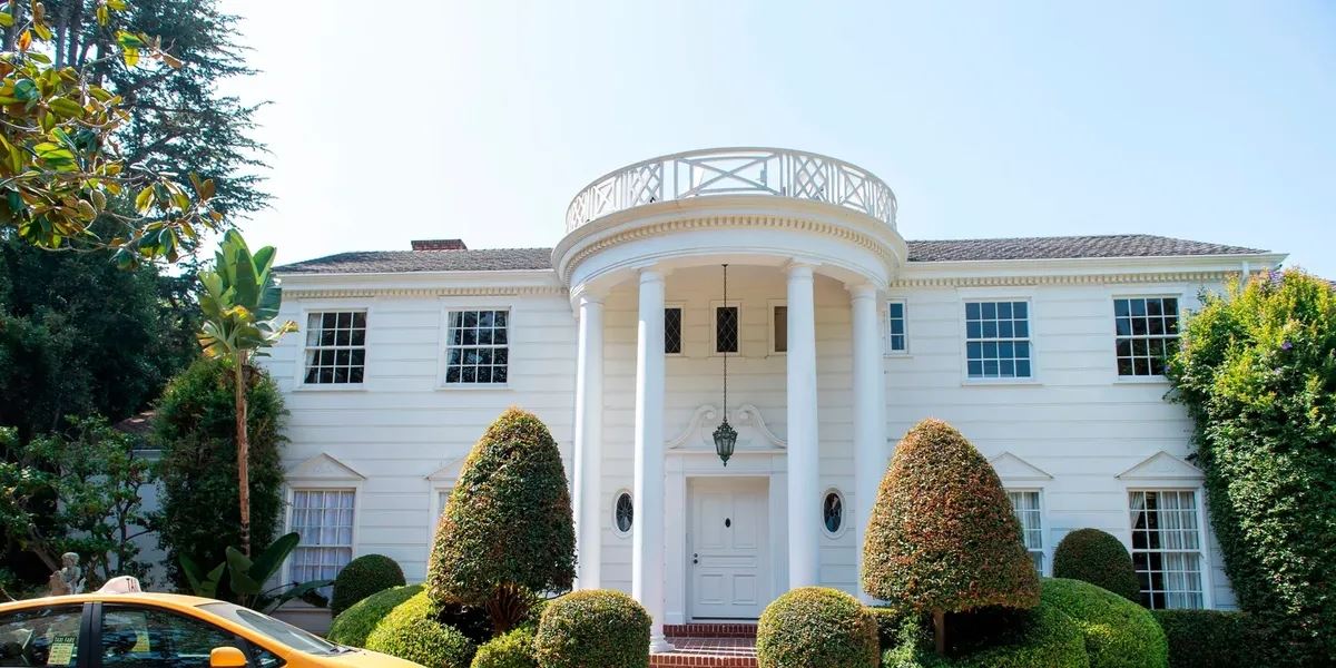 Σύντομα θα μπορείς να κοιμηθείς στην έπαυλη που έμενε ο 'Πρίγκιπας του Μπελ Αιρ'