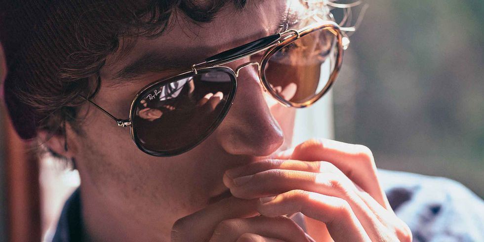 Η Ray-Ban ξαναφέρνει στη μόδα ένα από τα πιο κλασικά της μοντέλα