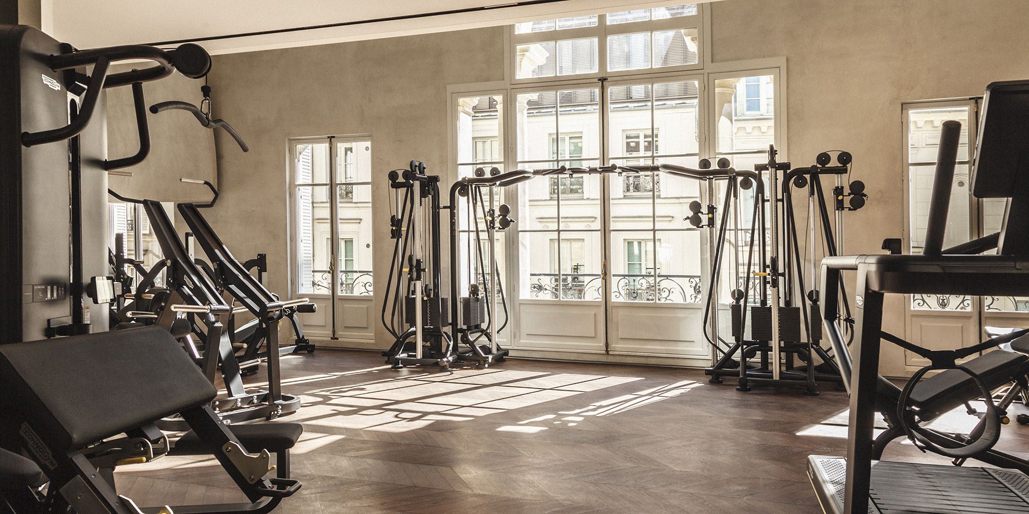 Γυμναστική και χαλάρωση στο Blanche, στο πιο αριστοκρατικό fitness club του Παρισιού