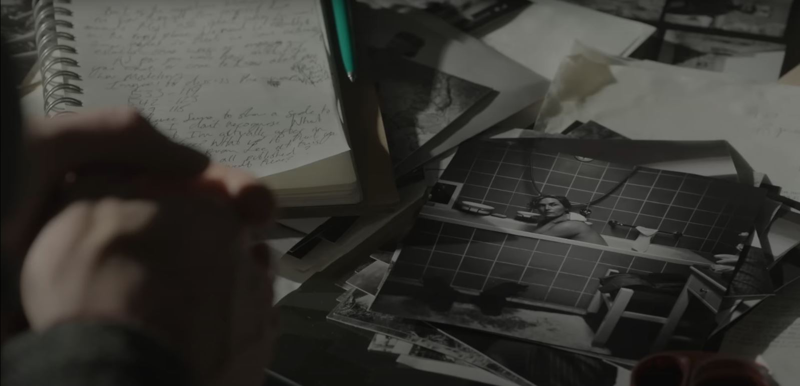 Στην ταινία Lee, η Kate Winslet αναβιώνει την ιστορική φωτογραφία της Lee Miller στην μπανιέρα του Χίτλερ