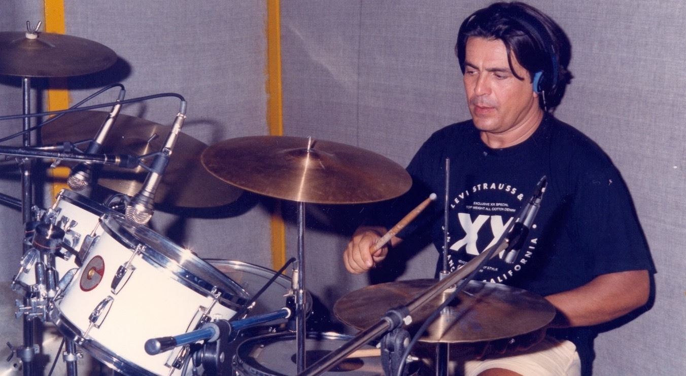 'Έφυγε' από τη ζωή ο Βασίλης Κωνσταντινίδης των Idols