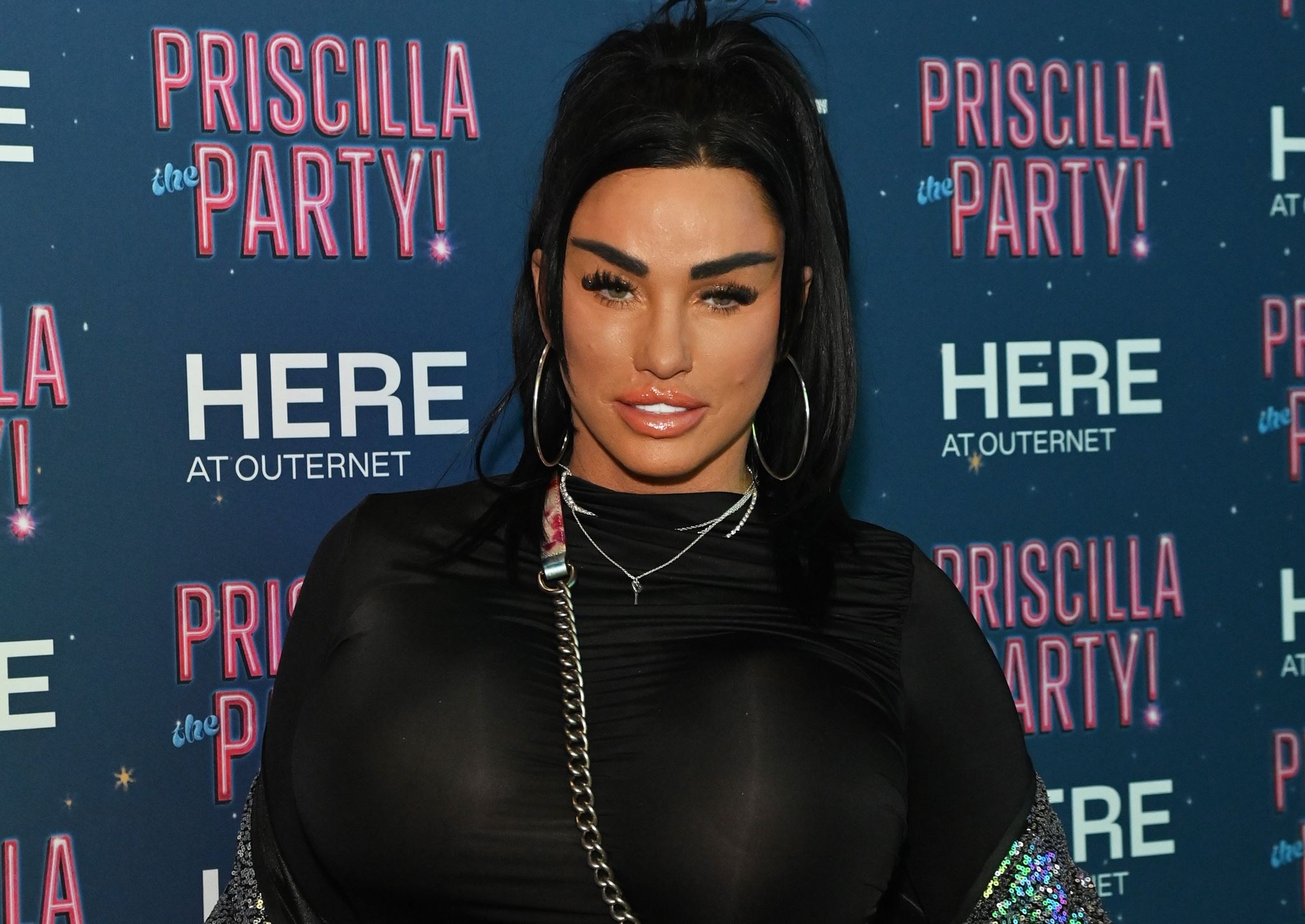 H Katie Price τρεντάρει στο ίντερνετ και δυστυχώς όχι για καλό