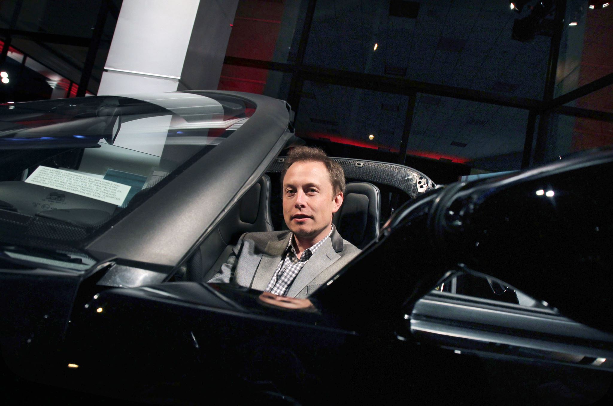 Pop-up κατάστημα της Tesla στην Αθήνα