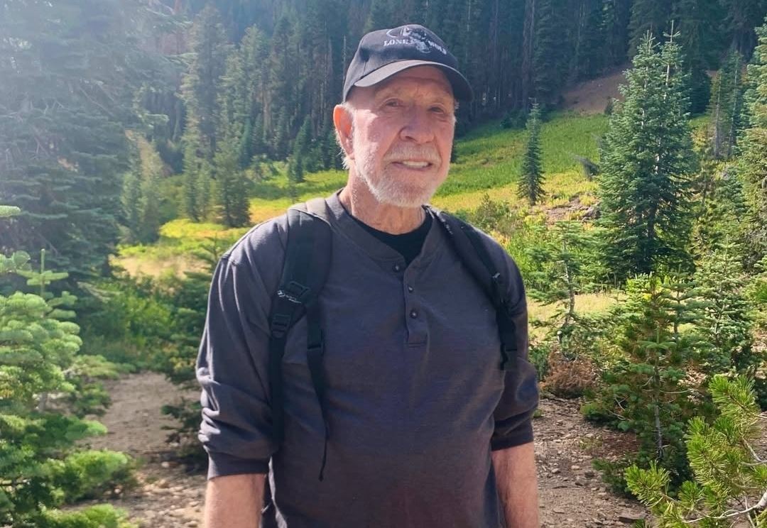 Πώς ο Chuck Norris παραμένει τόσο fit στα 85 του