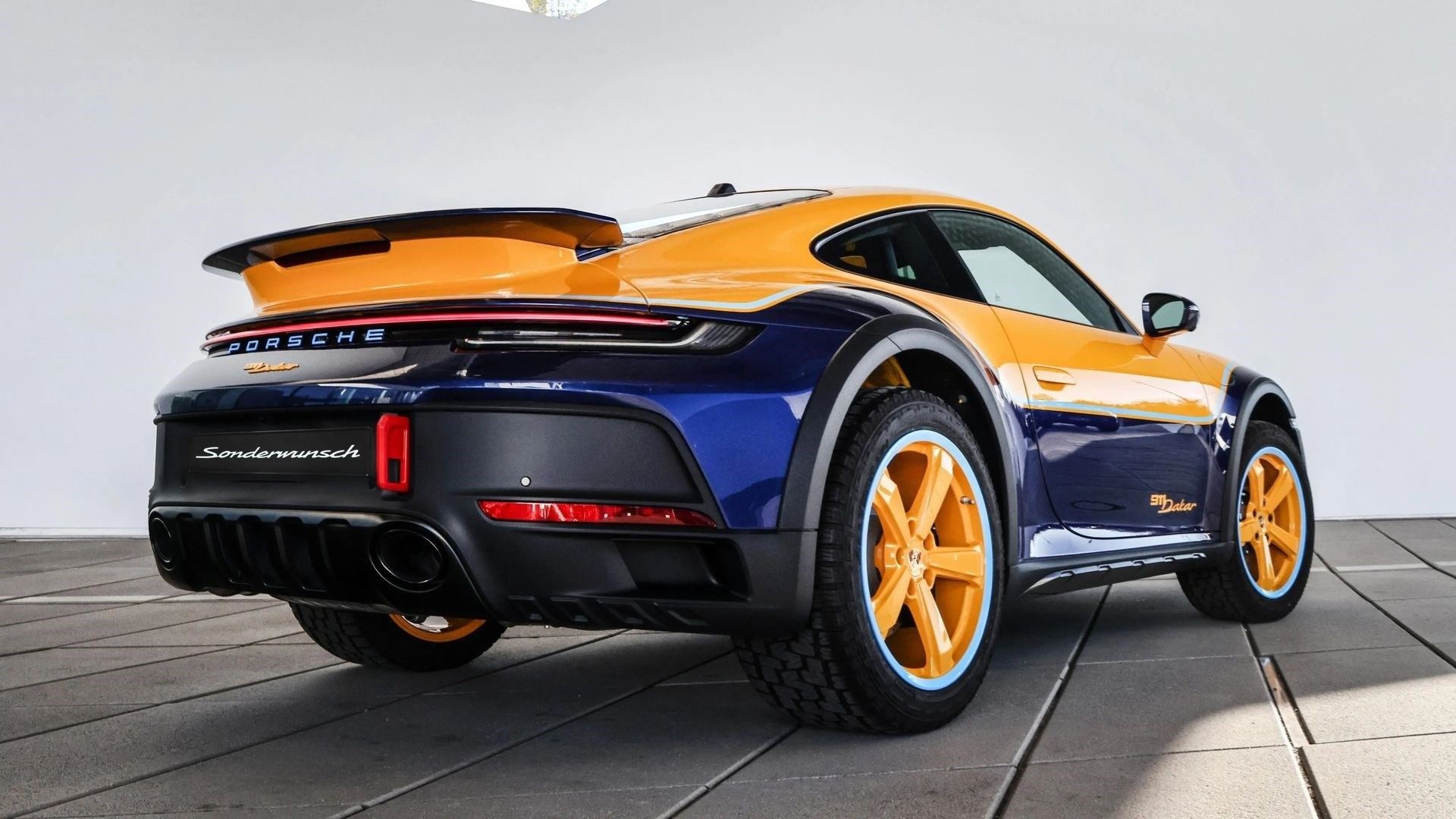 Αυτή είναι η τελευταία Porsche 911 Dakar και είναι πολύ ξεχωριστή