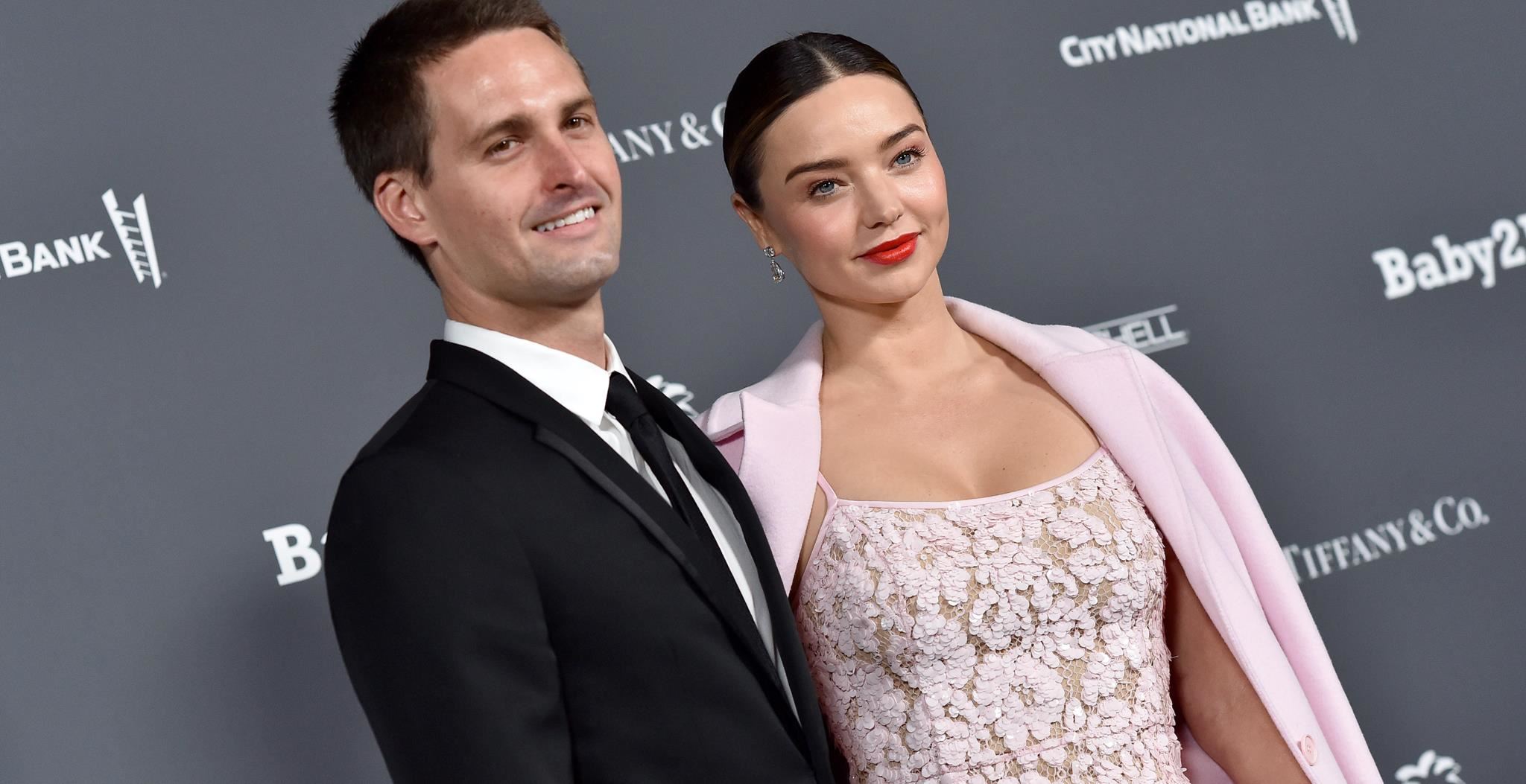 H Miranda Kerr αποπλήρωσε τα χρέη φοιτητών σε πανεπιστήμιο της Καλιφόρνια