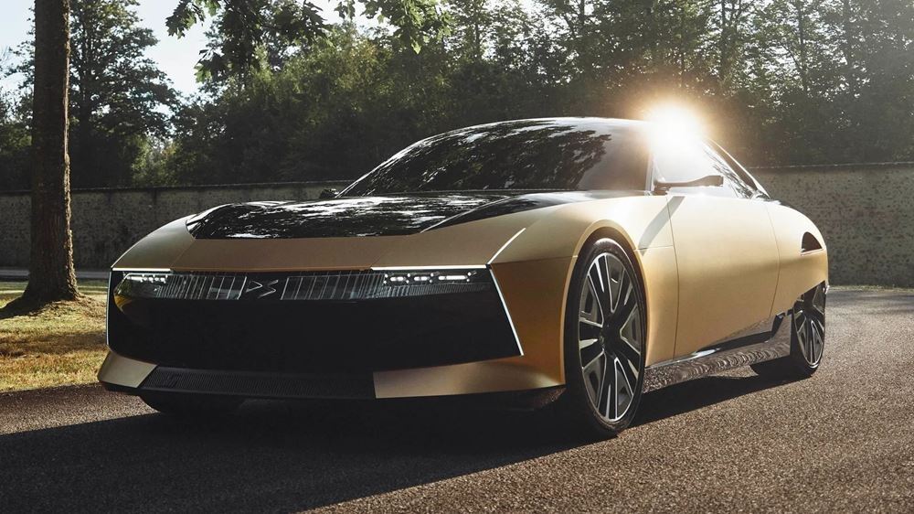 SM Tribute: Η DS γιορτάζει με αυτό το υπέροχο αυτοκίνητο