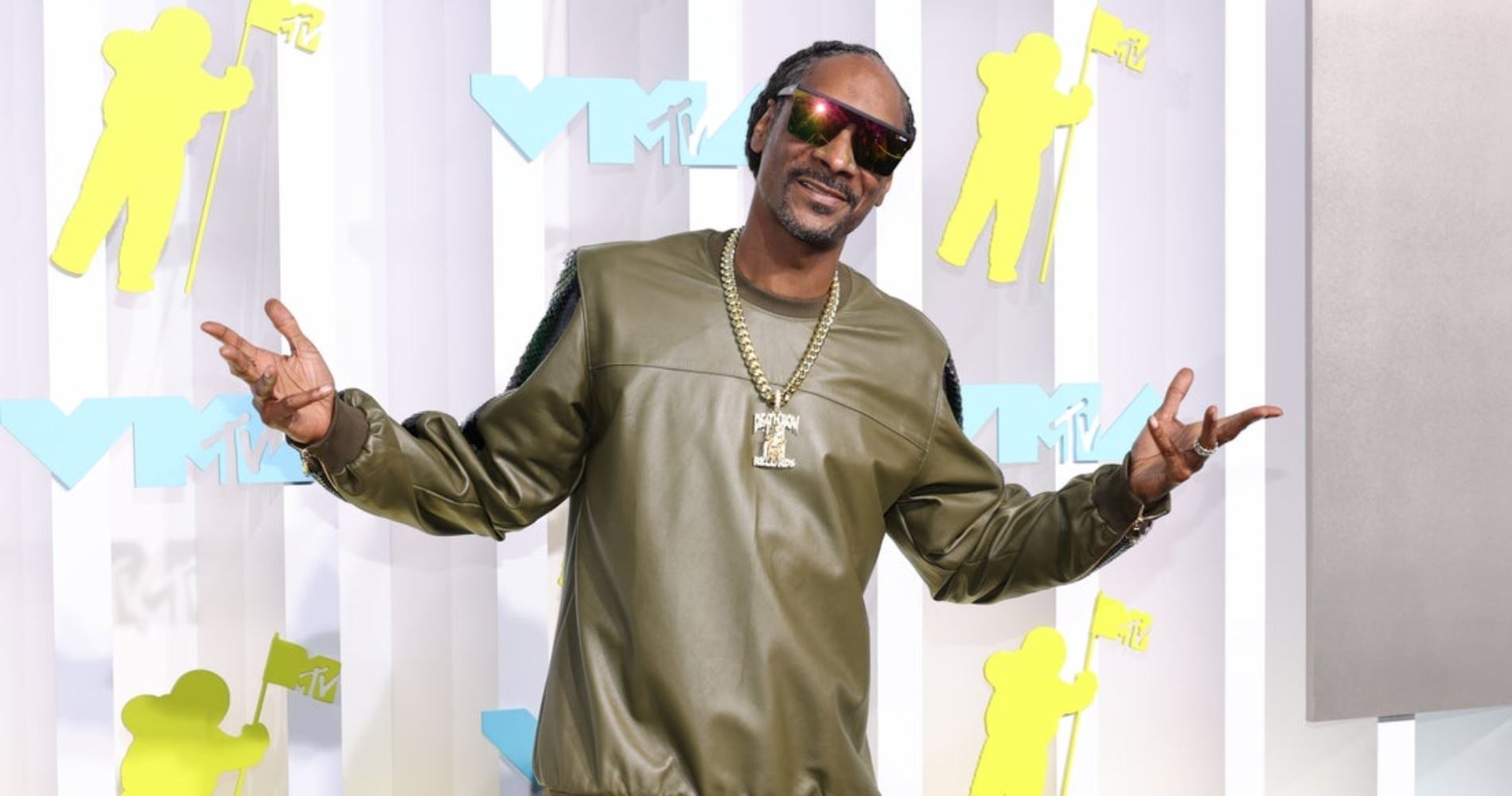 Η 'ποδοσφαιρική' διασκευή του In The Air Tonight από τον Snoop Dogg τελικά δεν είναι τόσο κακή ιδέα