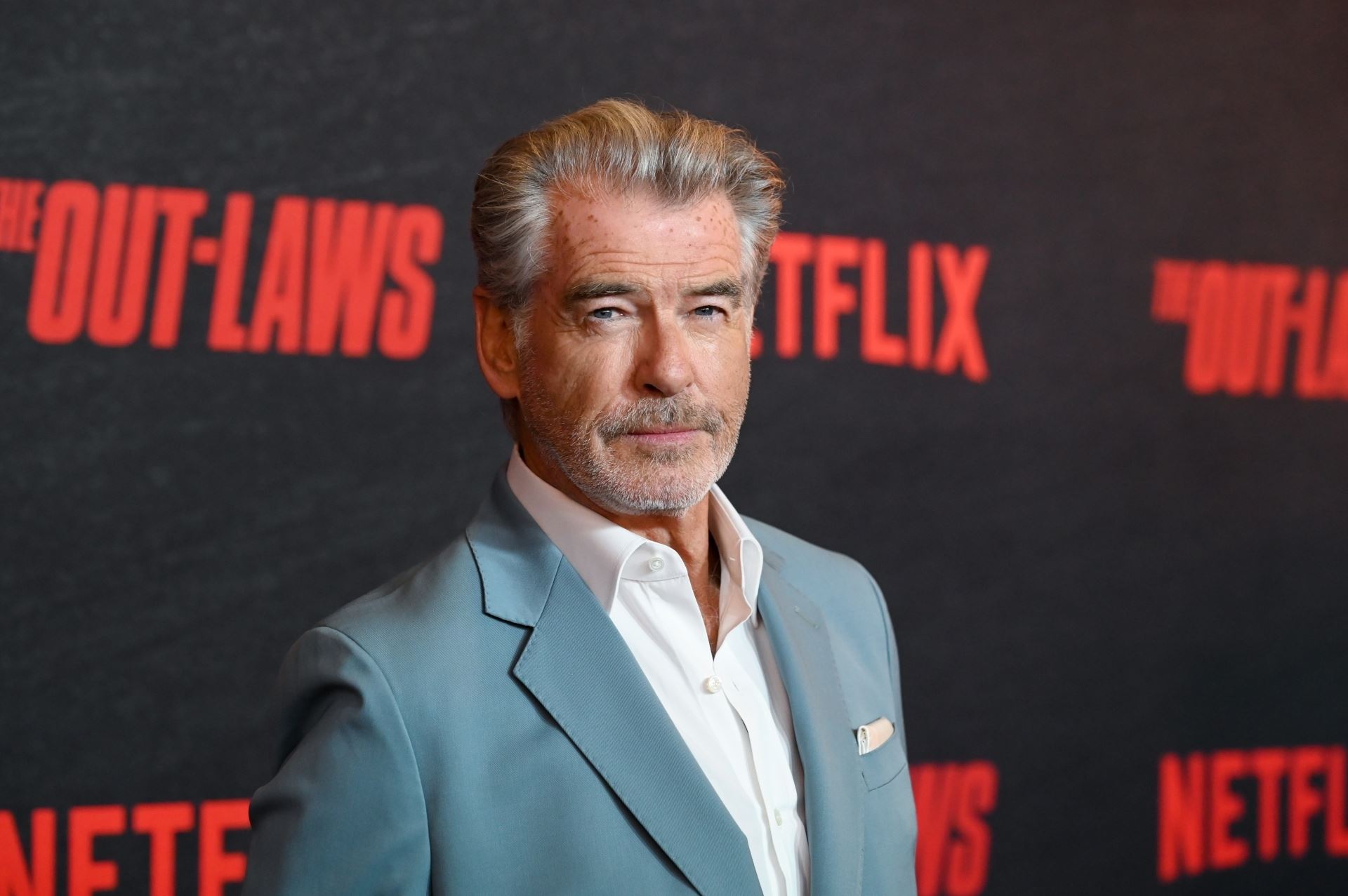 Τα πράγματα που κάνει ο Pierce Brosnan και μένει fit στα 72