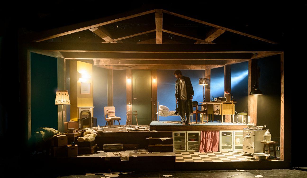 5 θεατρικές παραστάσεις που εμπνέονται από την επιστήμη