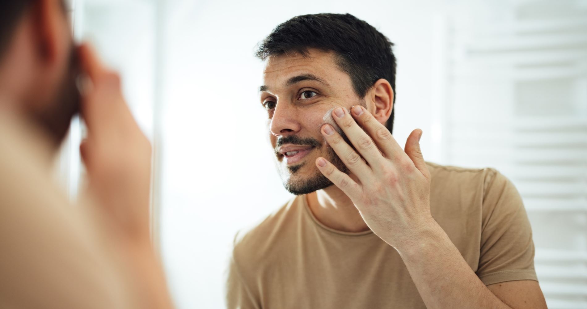 Λιπαρό δέρμα που γυαλίζει, μπορεί να 'στρώσει'