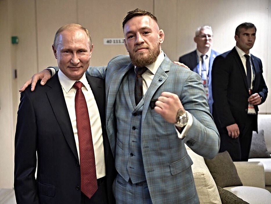 Σκληρή κριτική στον Conor McGregor για τις φωτογραφίες με τον Vladimir Putin