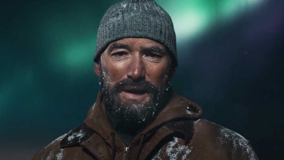 O Taika Waititi σκηνοθετεί τη χριστουγεννιάτικη διαφήμιση της χρονιάς