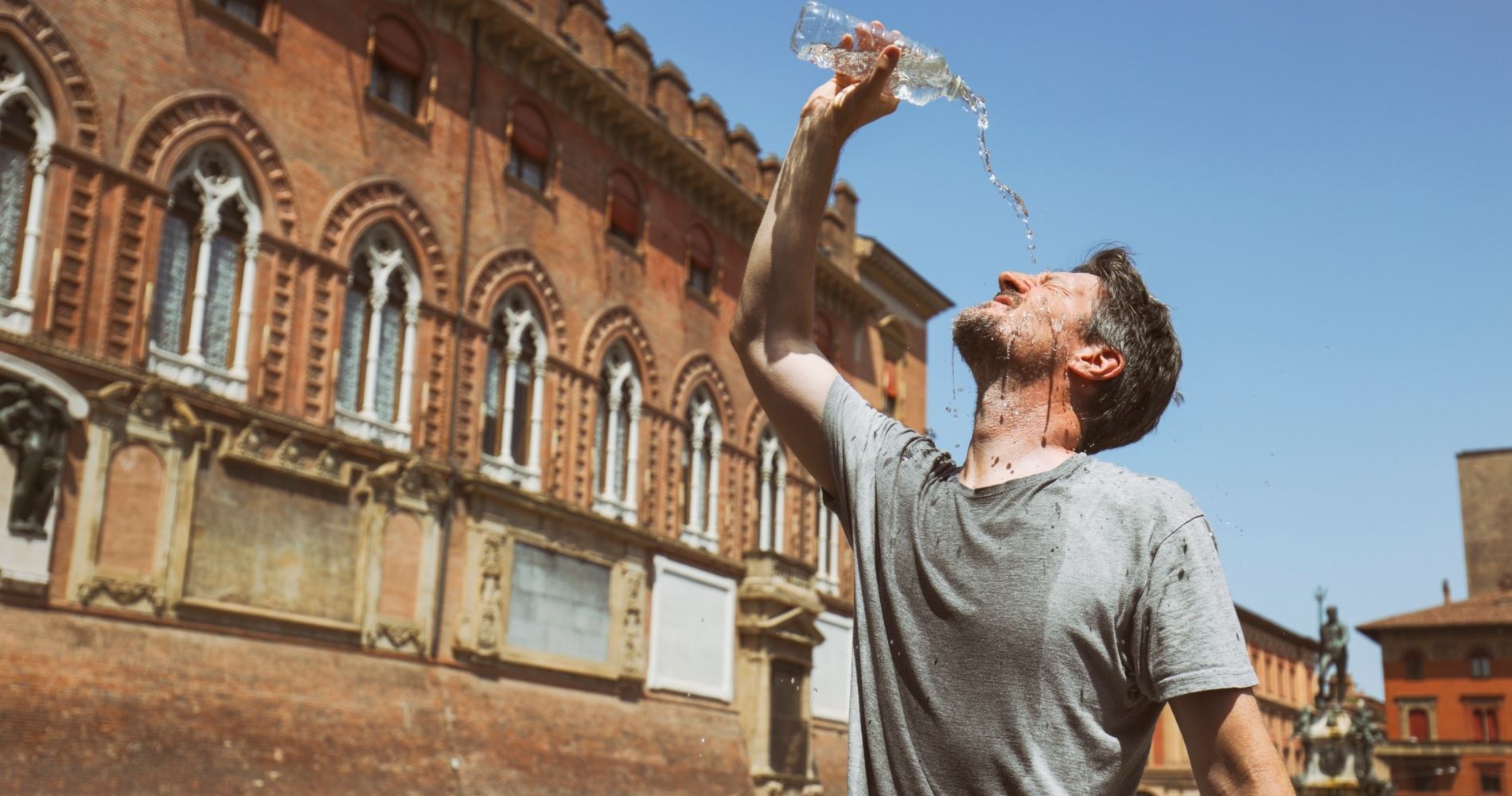 Tι ακριβώς συμβαίνει στο σώμα μας στον καύσωνα