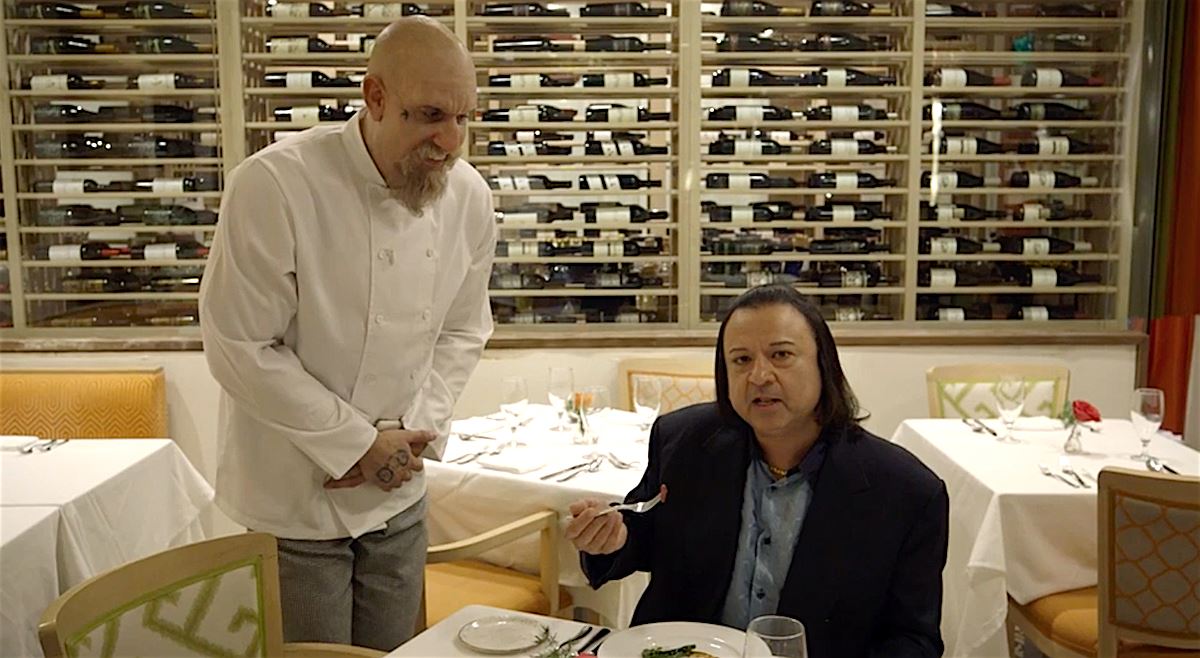 Ο Sacha Baron Cohen πείθει κριτικό γεύσης να δοκιμάσει ανθρώπινο κρέας