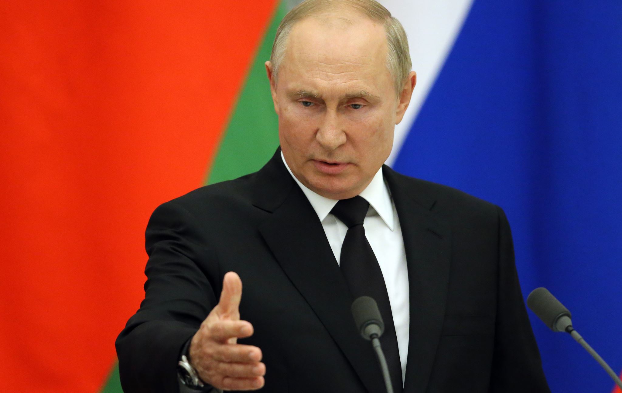 O Putin έχει χάσει την επαφή με την πραγματικότητα, γράφει το Bloomberg