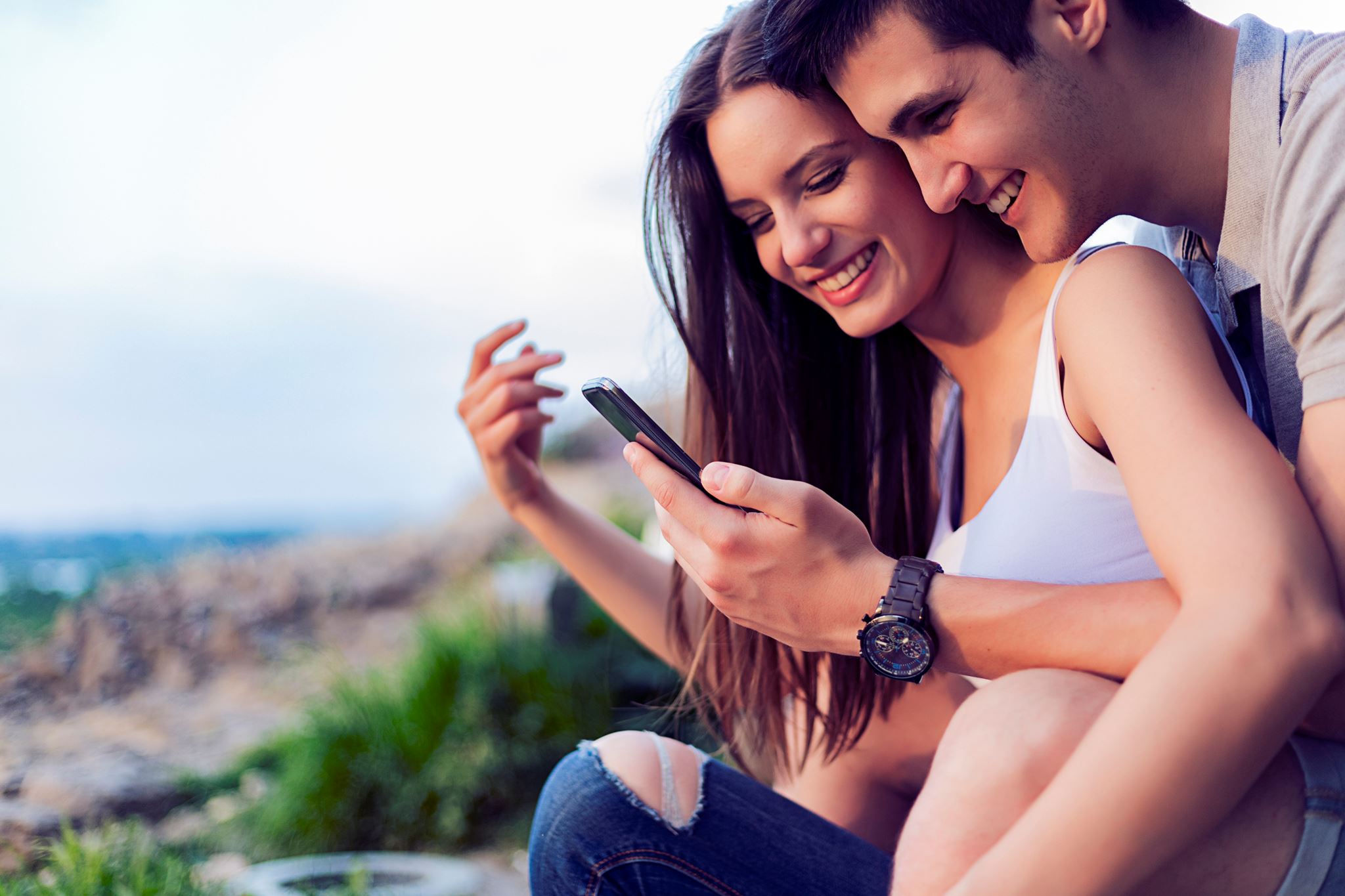 Για κάποιο λόγο αν έχεις iPhone είναι πιο εύκολο να βγεις ραντεβού